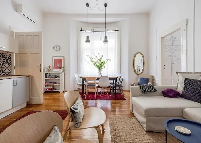 Charming And Unique With Balcony By The Great Synagogue Apartman