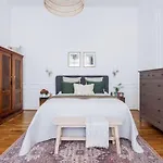 Apartmán Charming And Unique With Balcony By The Great Synagogue