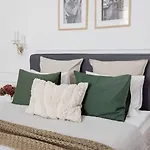 Charming And Unique With Balcony By The Great Synagogue *