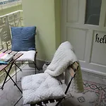 Charming And Unique With Balcony By The Great Synagogue *